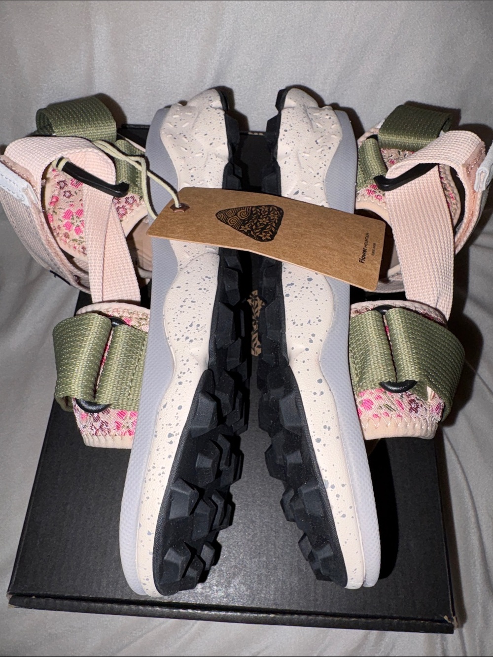 NWT Flower Mountain Nazca 2 Sandal in Taupe - Picture 14 of 15
